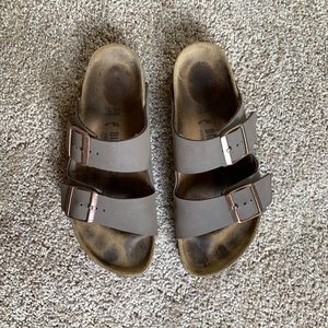 Birkenstock Arizona sandals size 38 (7-7.5)